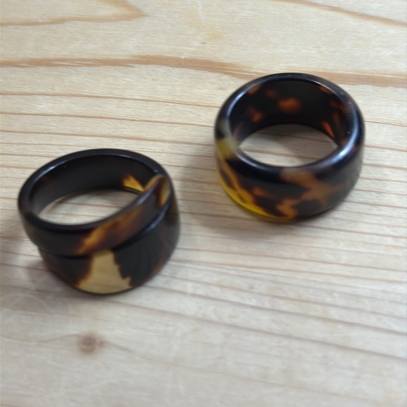 Tortoise Shell Patterned Ring - Picture 4 of 4